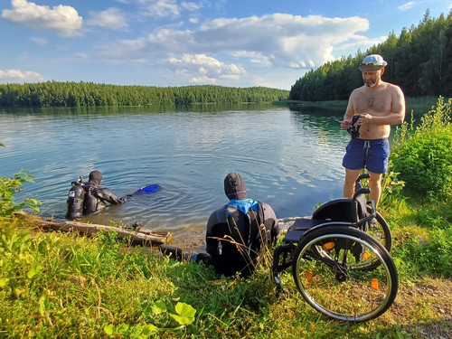 инвалиды погружаются